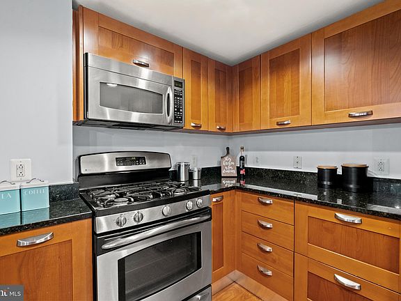 4th image of 2451 Midtown Ave APT 302