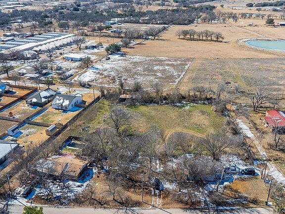 2nd image of Pecan Ln