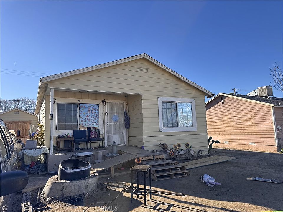 2nd image of 550 W Fredricks St