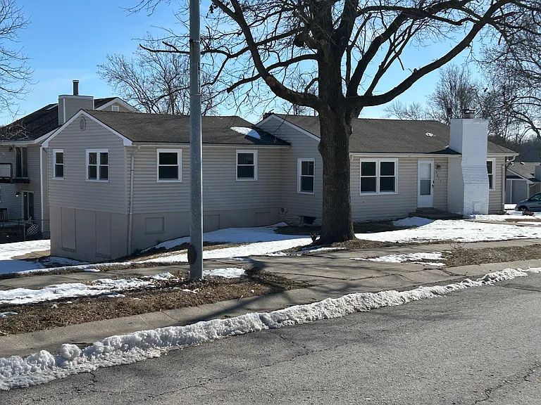 6615 N Holly St — Photo 3