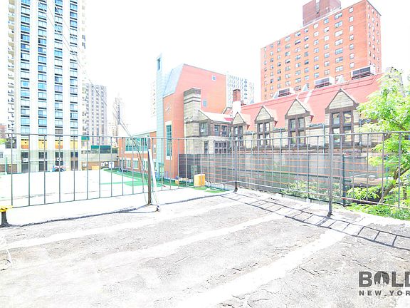 2nd image of 134 W 92nd St APT 3B