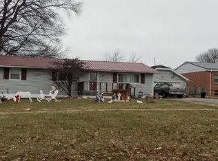 123 W Washington St, Mendon, IL 62351