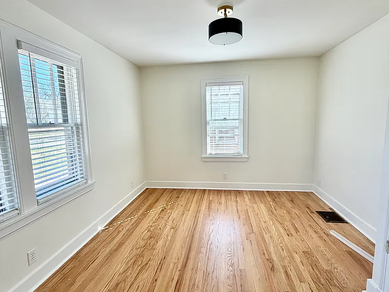 3901 Murphy Rd — Photo 9