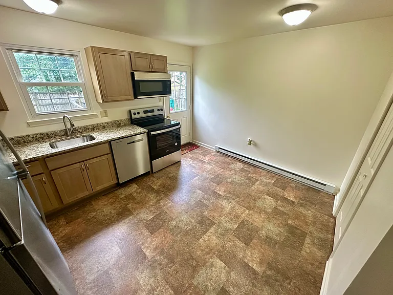 1171 Ravenwood Rd — Photo 5
