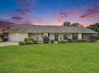 1052 S Lowrance Rd, Red Oak, TX 75154