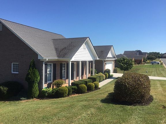2nd image of 1290 Glenbrooke Dr
