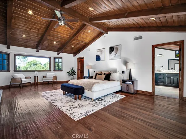 5235 San Feliciano Dr, Woodland Hills, CA 91364