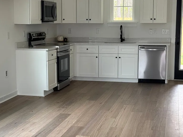 518 Crump St — Photo 3