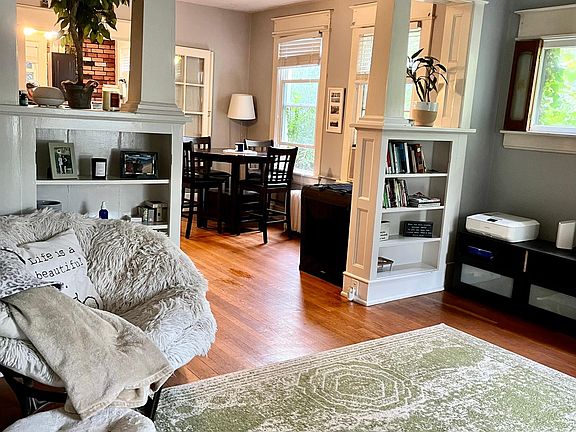 3rd image of 501 Arbutus Ave SE #B