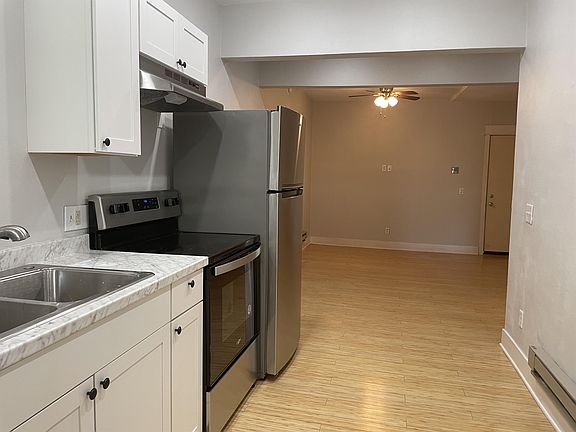 4th image of 1336 Portage St #35
