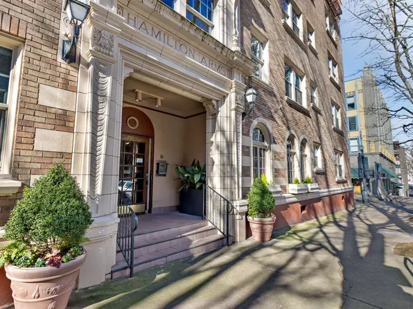 709 SW 16th Ave Unit 203, Portland, OR 97205