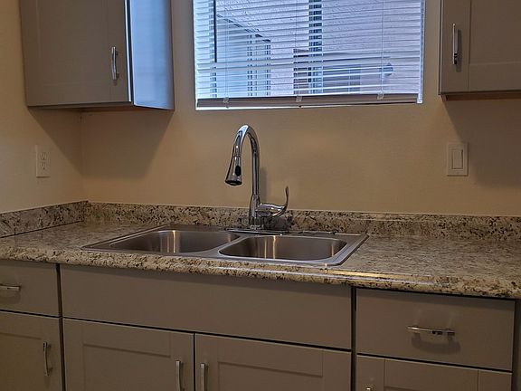 4th image of 1715 E Pepper Cir APT 3