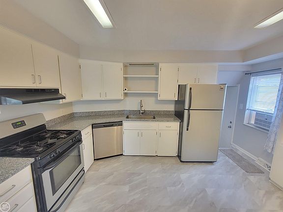 3rd image of 12531 Common Rd