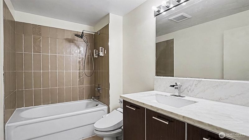 5th image of 2911 2nd Avenue #515