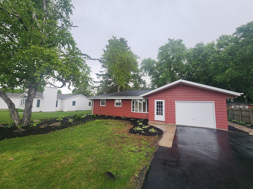 1st image of 1735 Willow Rd
