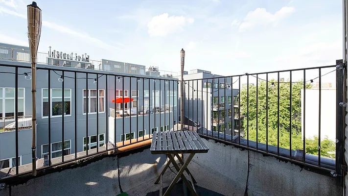 Rented by Nooklyn NYC LLC | media 32