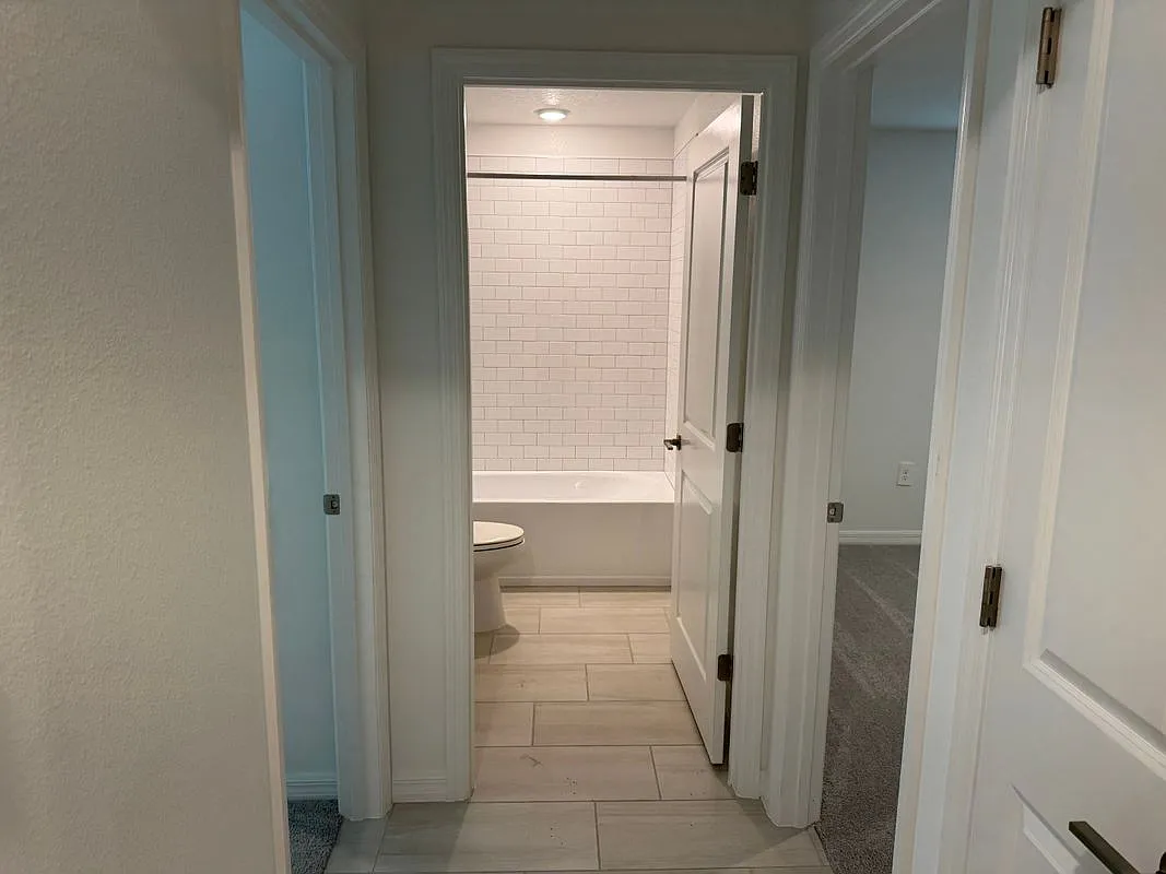 3 bed, 2.0 bath, 1555 sqft, $2,500 — Photo 3