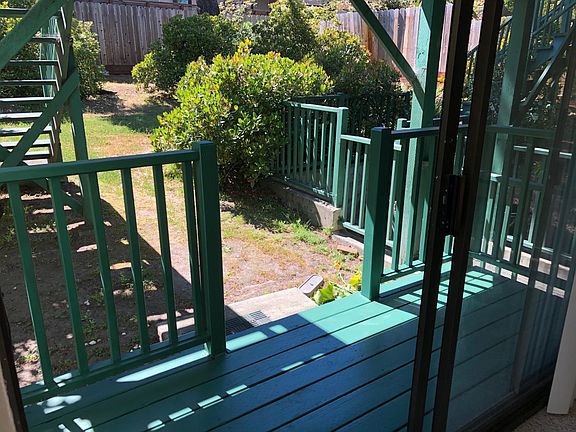2nd image of 30 Rosemont Pl APT 1