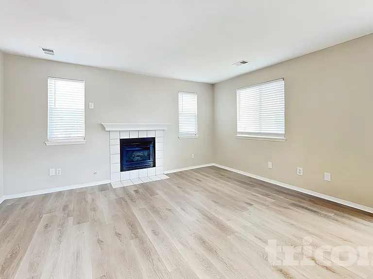 12789 Elm St — Photo 4