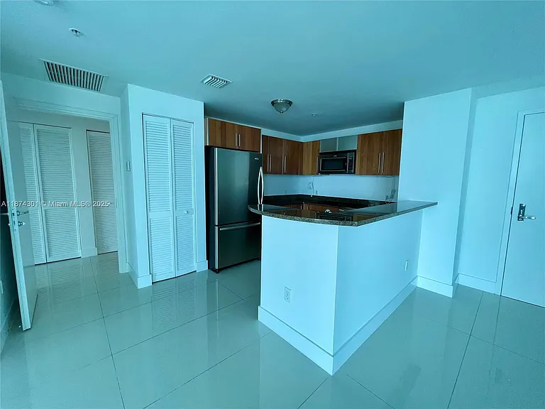 300 S Biscayne Blvd #3410 — Photo 5
