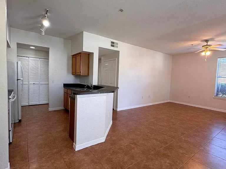 6025 Westgate Dr #2512 — Photo 11