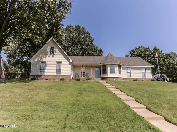 6750 Lake Forest Dr E, Walls, MS 38680