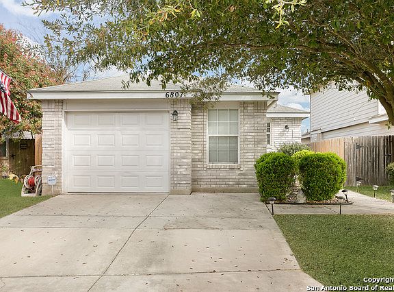 2nd image of 6807 Grapevine Lk