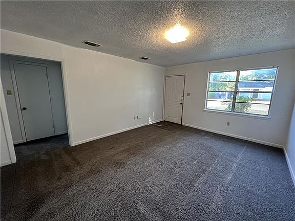 2nd image of 511 W Avenue A