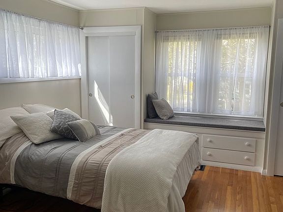 2nd image of 15 Wood Ave #15