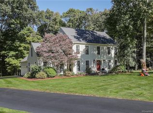 20 Amberg Dr, Pomfret Center, CT 06259