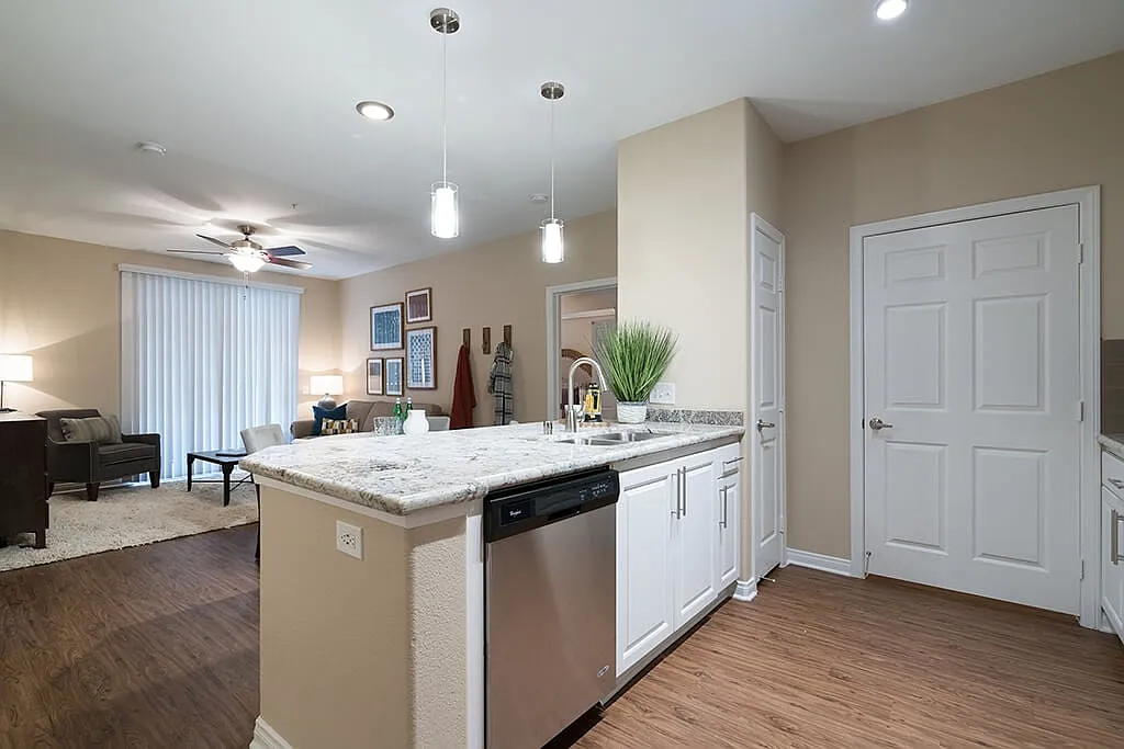Cresterra Apartments — Photo 2
