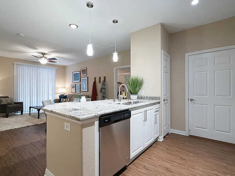 Cresterra Apartments — Photo 2