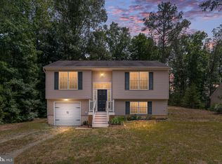 13354 Julien St, Woodford, VA 22580
