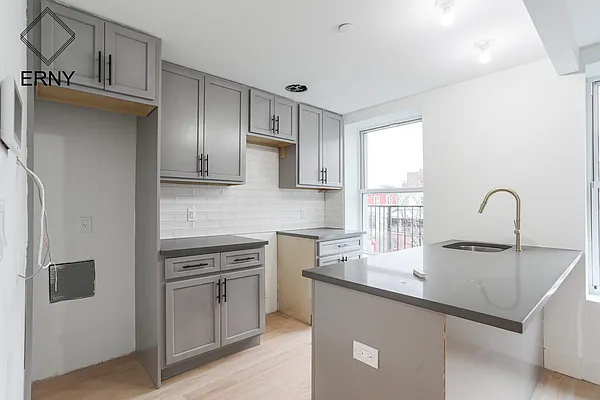 Rented by ERNY LLC | media 18