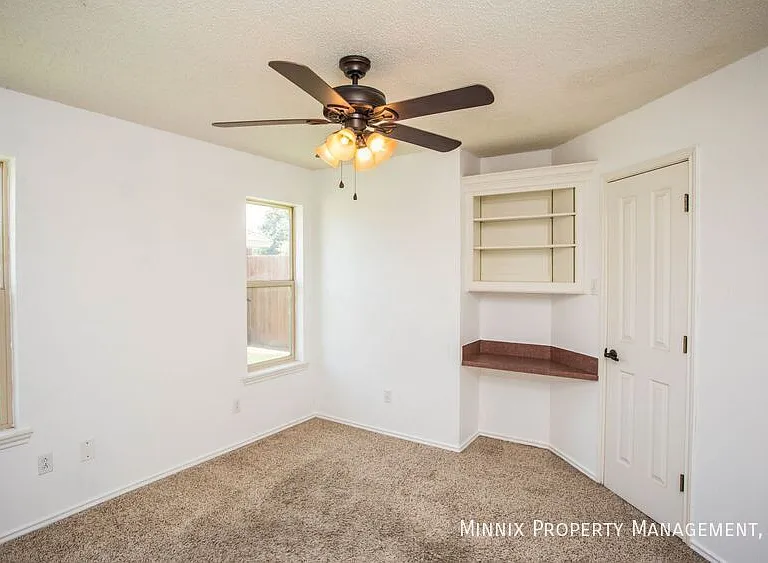 3305 103rd St — Photo 24