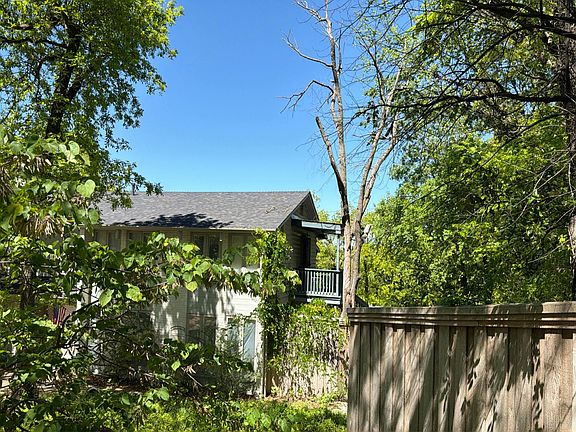 3rd image of 3 Ridgeway Cir