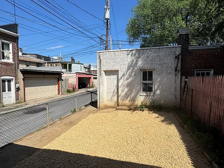 535 W Tilghman St — Photo 12