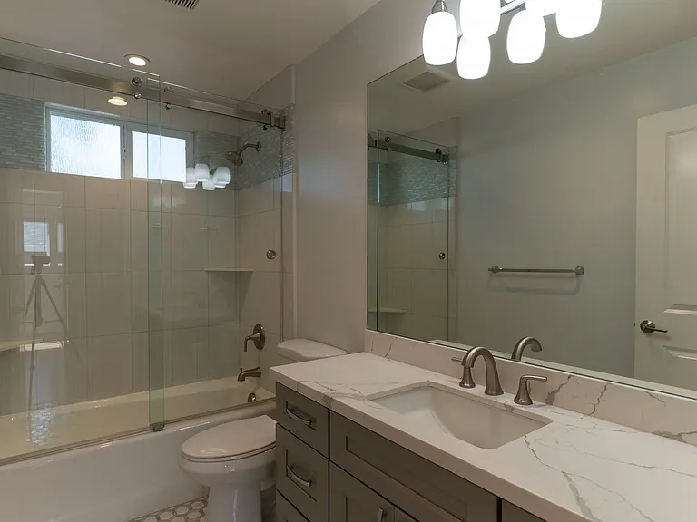 1313 Lawton Ave #A — Photo 16