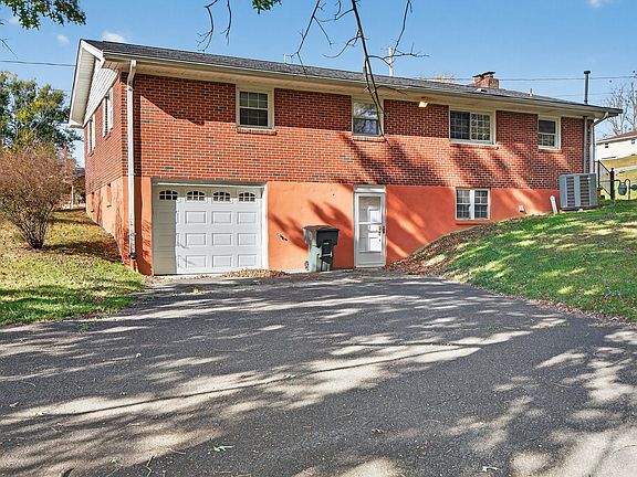 5th image of 316 Morningside Dr NE