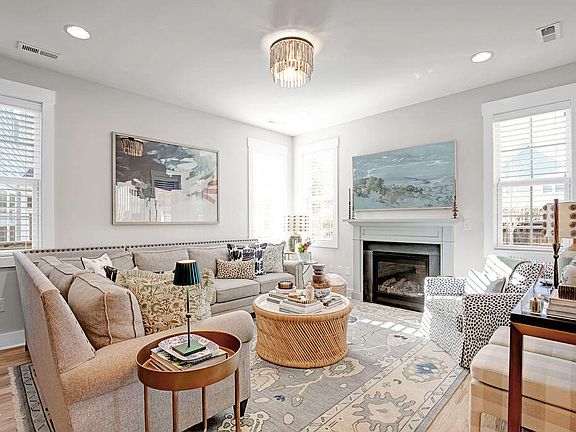 3rd image of 80 Landover Cir