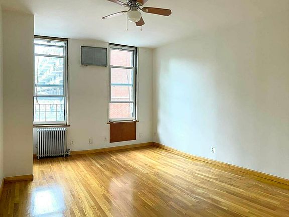 4th image of 225 Calyer St #2R
