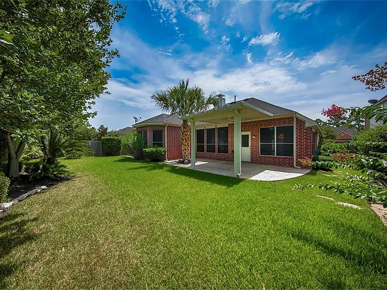 13803 Sherburn Manor Dr — Photo 17