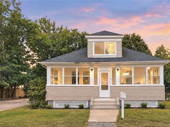 45 Eddy St, Cranston, RI 02920