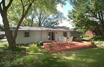 3rd image of 12009 Red Oak Ct N