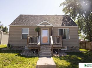 1310 N Burlington Ave, York, NE 68467