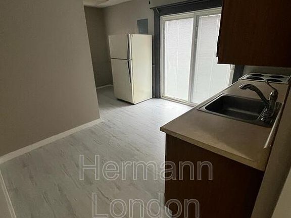 5th image of 10 McNulty Dr