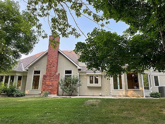 5th image of 8501 NW Lakeview Dr