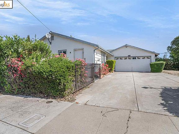 4th image of 2198 Knox Ave