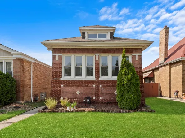 8818 S Dauphin Ave, Chicago, IL 60619