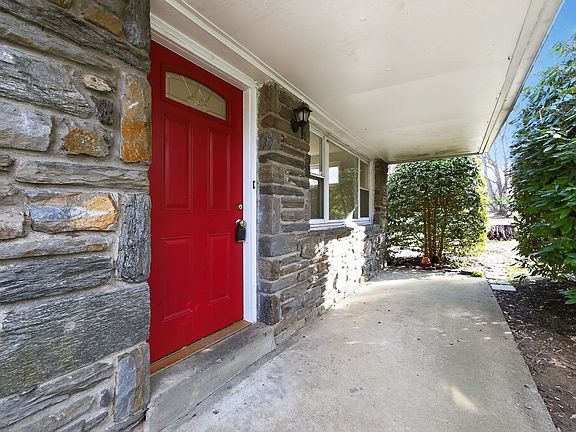 3rd image of 1567 Sugartown Rd